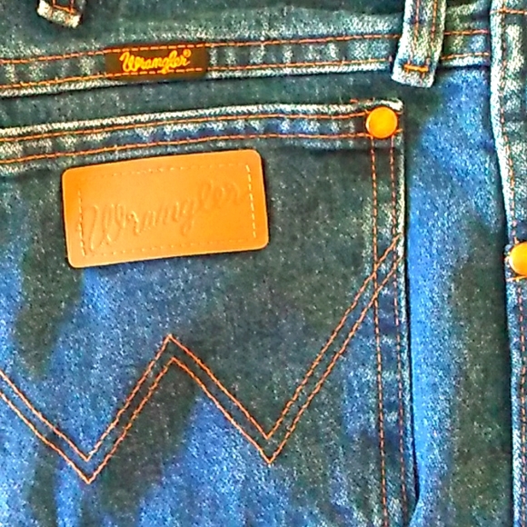 🤠  Wrangler Blue Jeans Denim,  Sz 40 X 34 perhaps NWOT - Picture 3 of 16